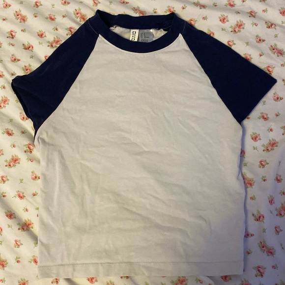 H&M DIVIDED (Size S) Short-Sleeved Crop Top Baseball Tee - Picture 1 of 4